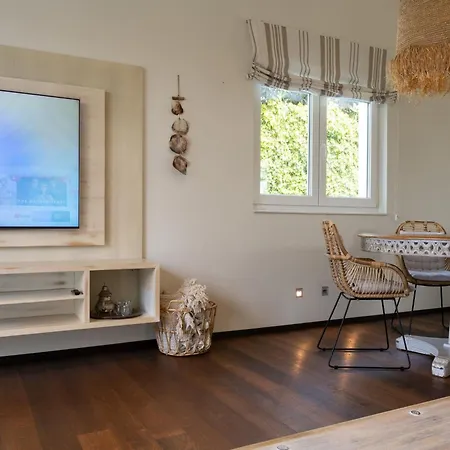 Madrugada, Beachside In Costabella Marbella